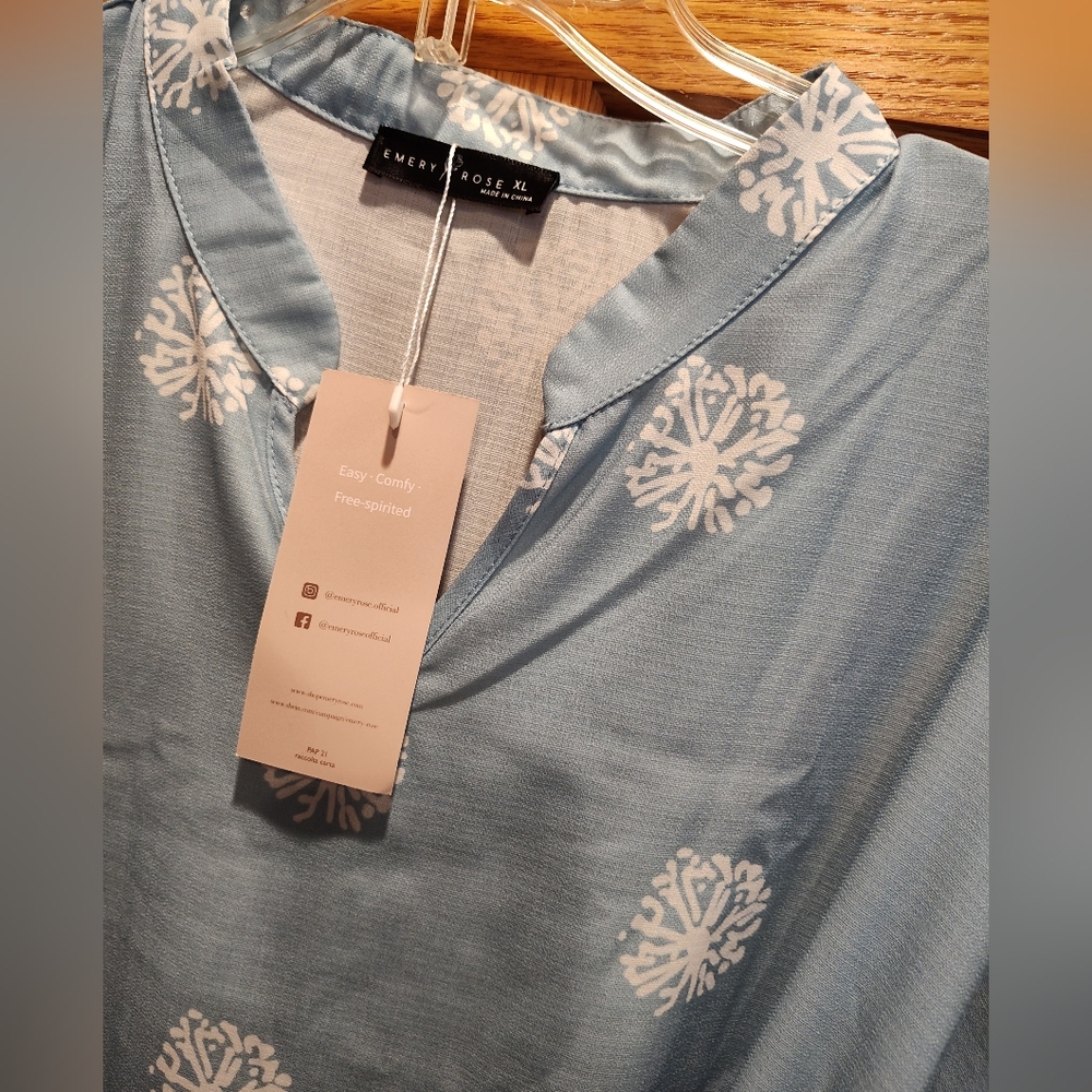 NWT Emery Rose Blue Floral Print Dress With Belt - Picture 2 of 9